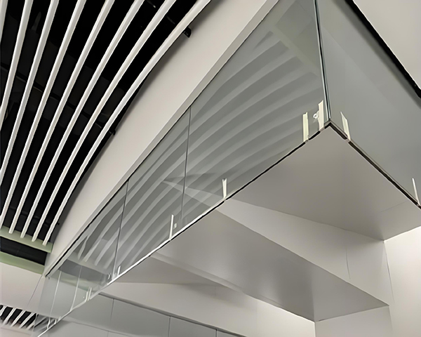 略阳玻璃略阳挡烟垂壁 略阳玻璃略阳挡烟垂壁