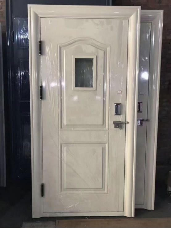 略阳学校教室门