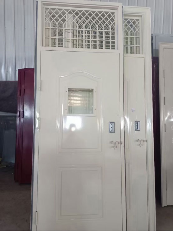 略阳学校教室门 略阳学校教室门