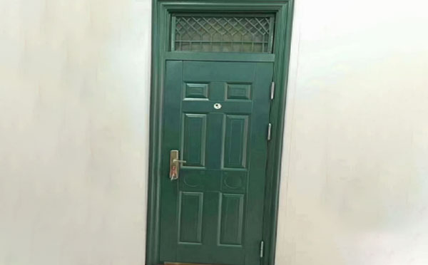 略阳学校教室门