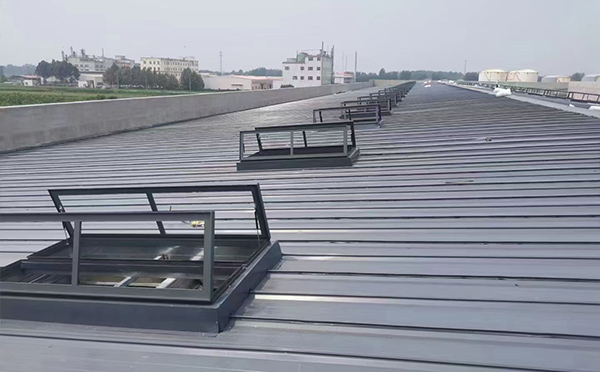 某中学室内体育馆略阳排烟窗改造项目