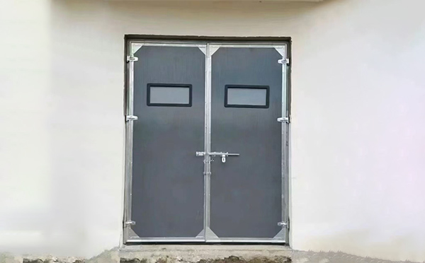 略阳工业门在高温作业区域的运行表现